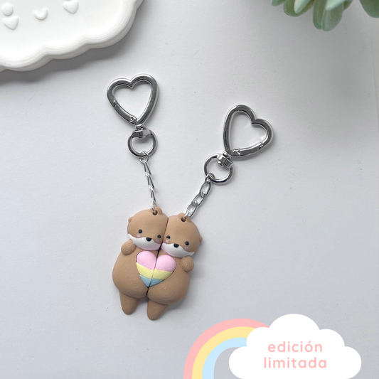 llavero nutria love is love