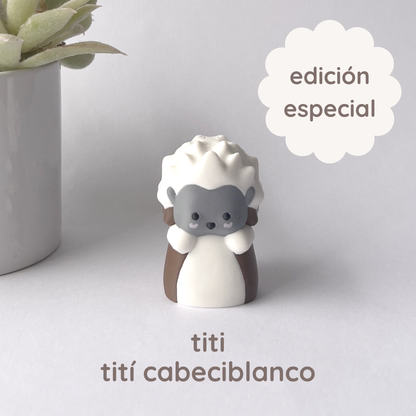 mascota titi (tití cabeciblanco)