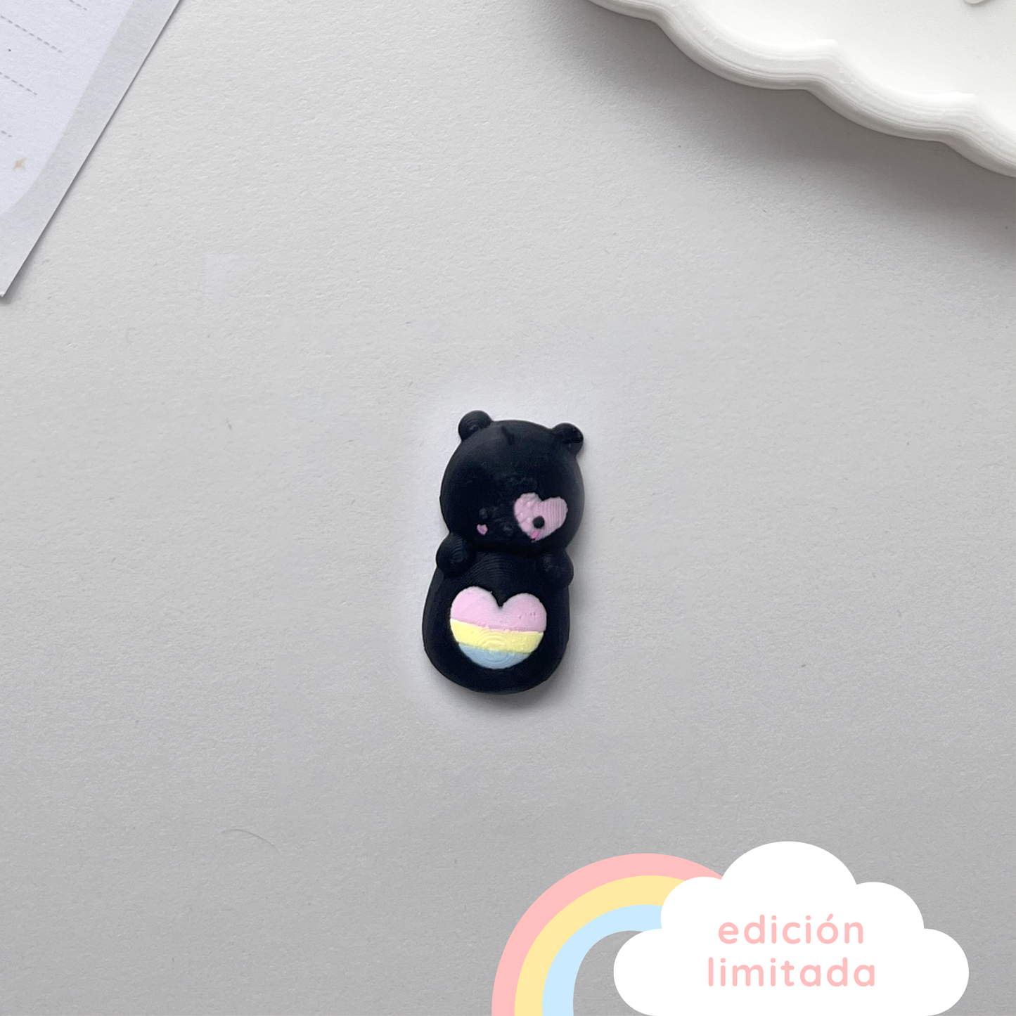 pin oso orgulloso