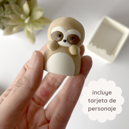 mascota tere (oso perezoso)