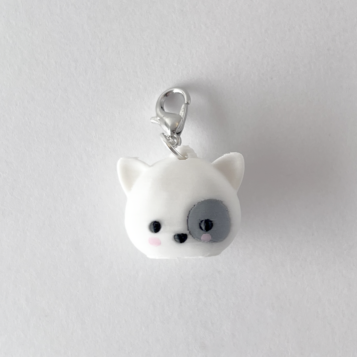 mini charm gato