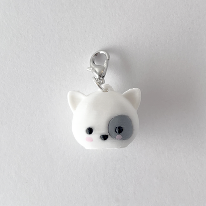 mini charm gato